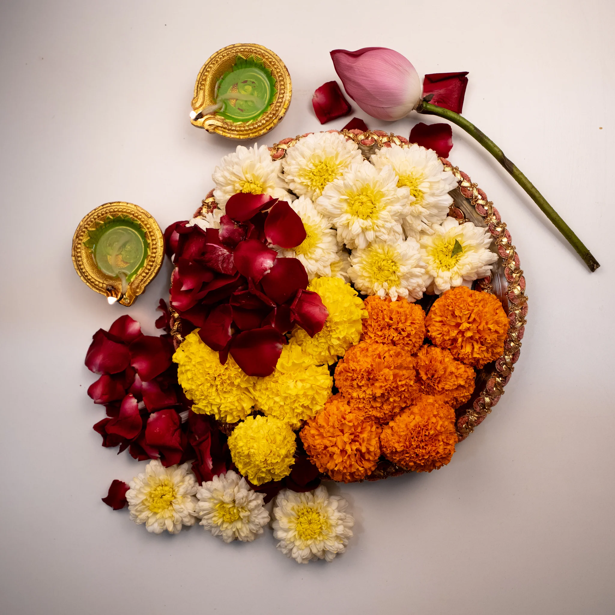 Celebrate Navratri with Handpicked Fresh Flowers